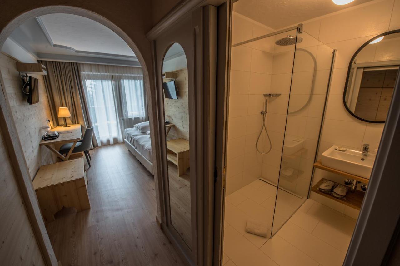 Hotel Ciasa Salares سان كاسيانو المظهر الخارجي الصورة