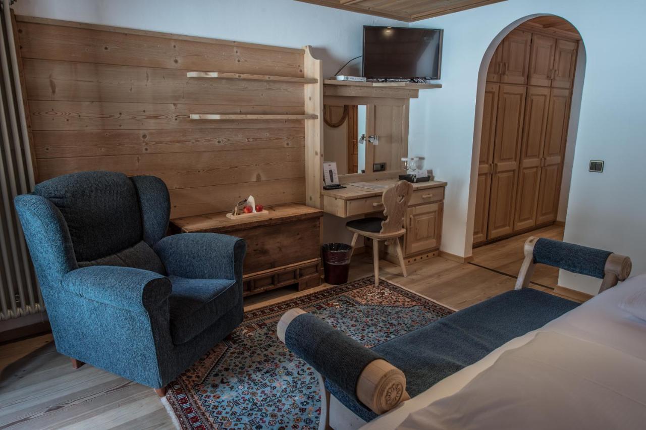 Hotel Ciasa Salares سان كاسيانو المظهر الخارجي الصورة