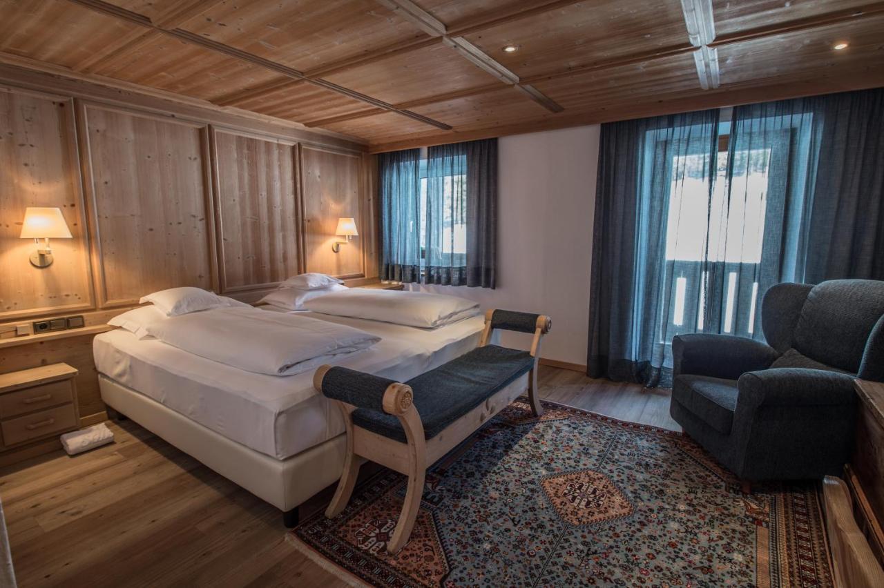 Hotel Ciasa Salares سان كاسيانو المظهر الخارجي الصورة