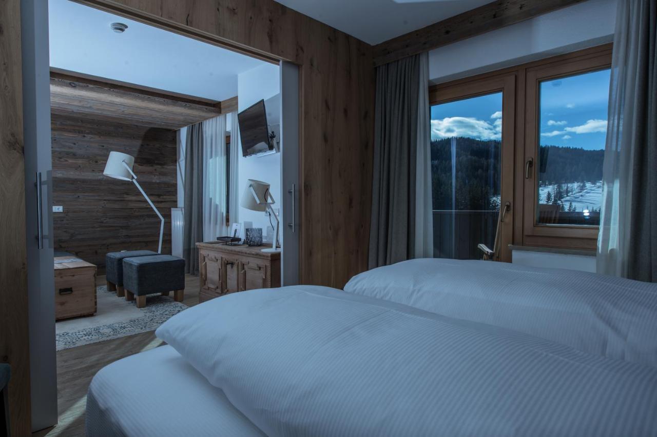 Hotel Ciasa Salares سان كاسيانو المظهر الخارجي الصورة
