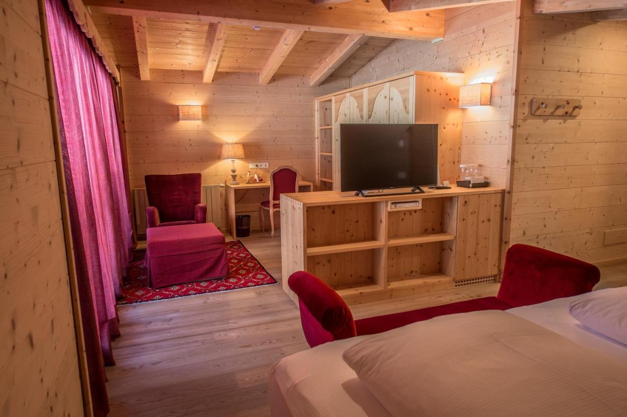 Hotel Ciasa Salares سان كاسيانو المظهر الخارجي الصورة