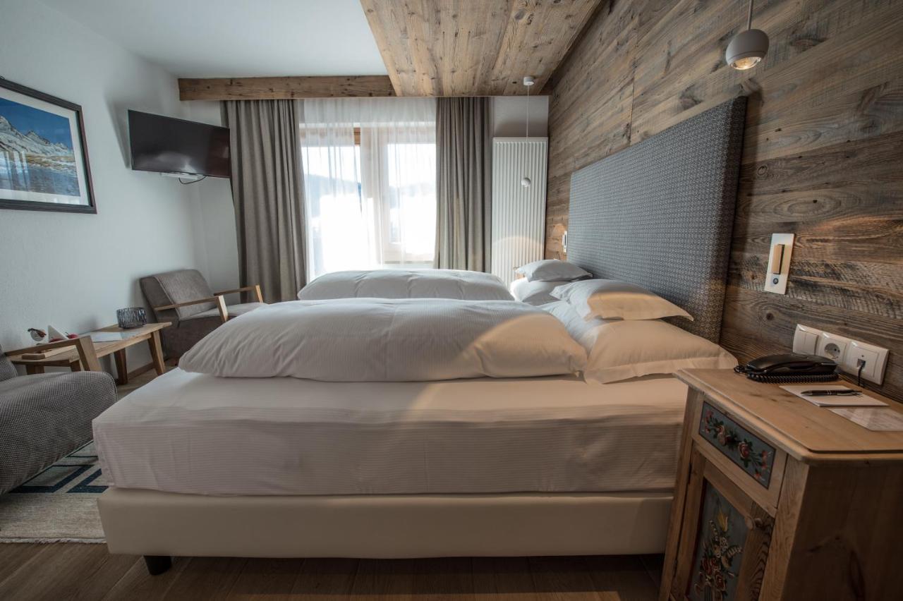 Hotel Ciasa Salares سان كاسيانو المظهر الخارجي الصورة