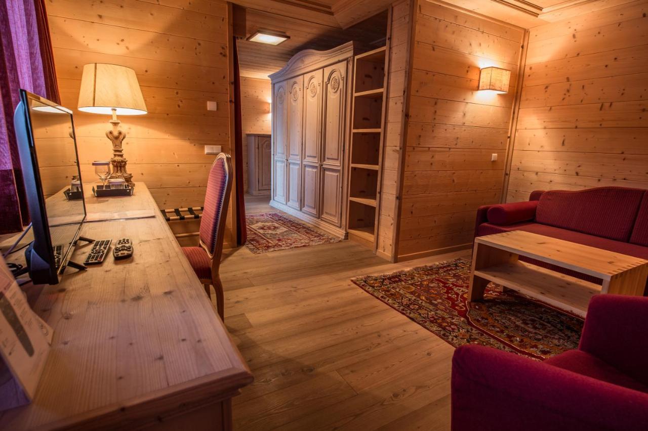 Hotel Ciasa Salares سان كاسيانو المظهر الخارجي الصورة